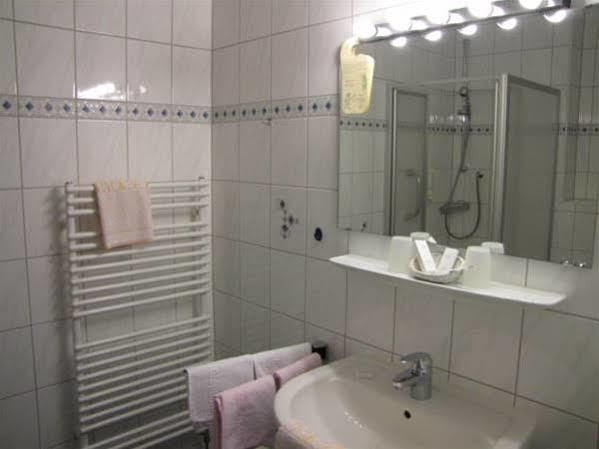 Hotel Harzer am Kurpark Bad Herrenalb Dış mekan fotoğraf